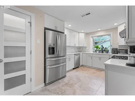 7842 SE 103rd Avenue Portland OR 97266
