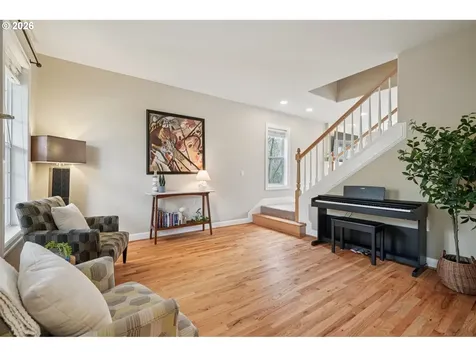 8414 NW Gilliam Lane Portland OR 97229
