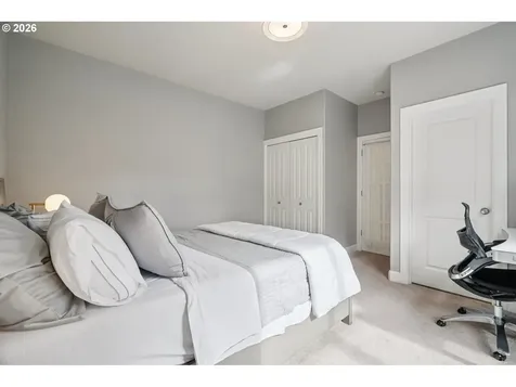 8414 NW Gilliam Lane Portland OR 97229