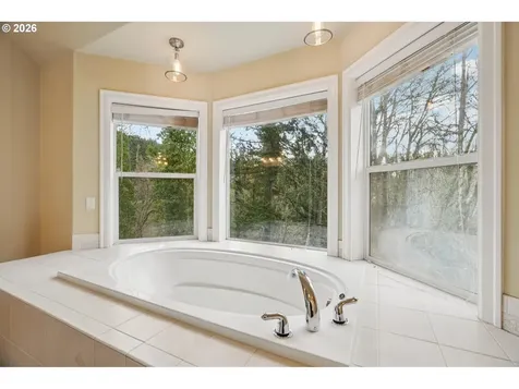 8414 NW Gilliam Lane Portland OR 97229