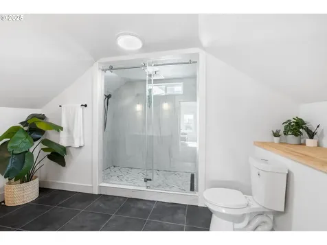 6627 N Congress Avenue Portland OR 97217