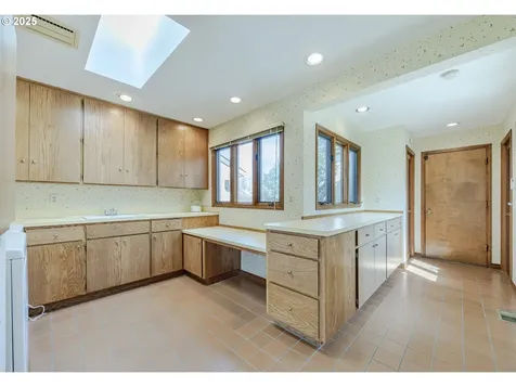 721 Spyglass Drive Eugene OR 97401