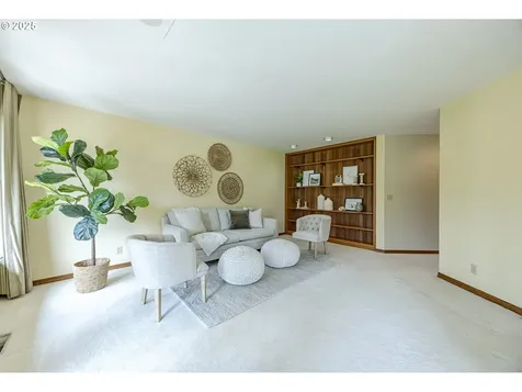 721 Spyglass Drive Eugene OR 97401