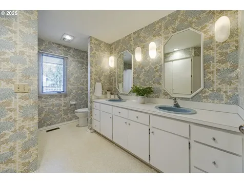 721 Spyglass Drive Eugene OR 97401
