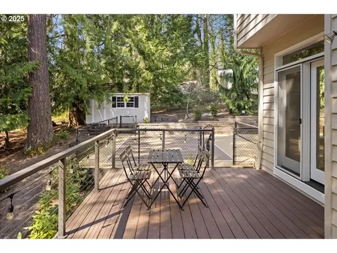 11019 SW 32nd Avenue Portland OR 97219