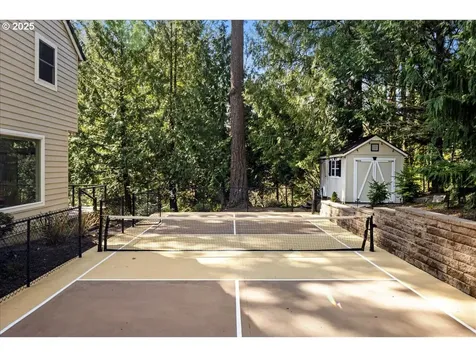 11019 SW 32nd Avenue Portland OR 97219
