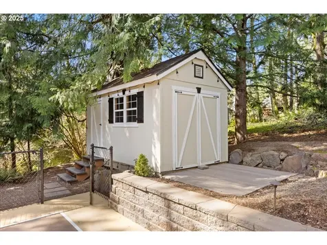 11019 SW 32nd Avenue Portland OR 97219