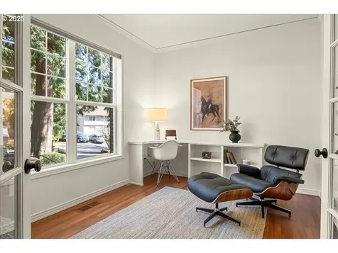 11019 SW 32nd Avenue Portland OR 97219