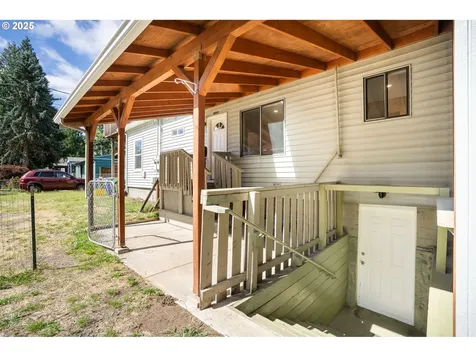 13810 SE Knight Street Portland OR 97236