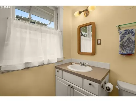 1925 NE Crane Street Portland OR 97211