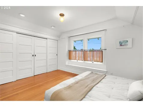 1925 NE Crane Street Portland OR 97211