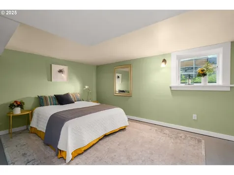 1925 NE Crane Street Portland OR 97211