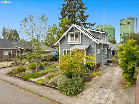 1925 NE Crane Street Portland OR 97211