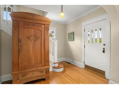 1925 NE Crane Street Portland OR 97211
