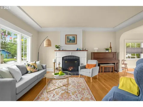 1925 NE Crane Street Portland OR 97211