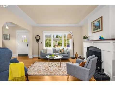 1925 NE Crane Street Portland OR 97211