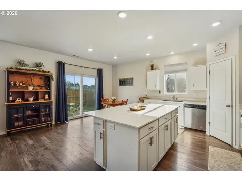 478 Greencrest Street NE Salem OR 97301