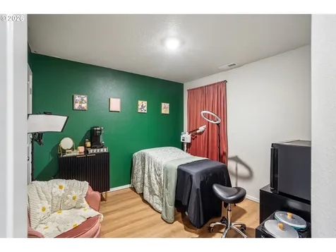 478 Greencrest Street NE Salem OR 97301