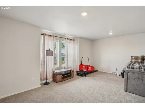 478 Greencrest Street NE Salem OR 97301