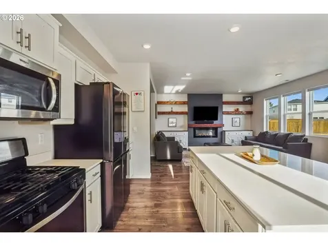 478 Greencrest Street NE Salem OR 97301