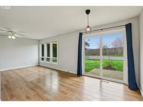 4008 E Aquarius Boulevard Newberg OR 97132
