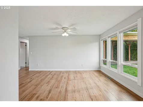 4008 E Aquarius Boulevard Newberg OR 97132