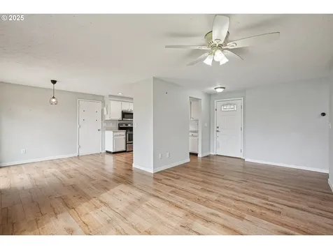 4008 E Aquarius Boulevard Newberg OR 97132