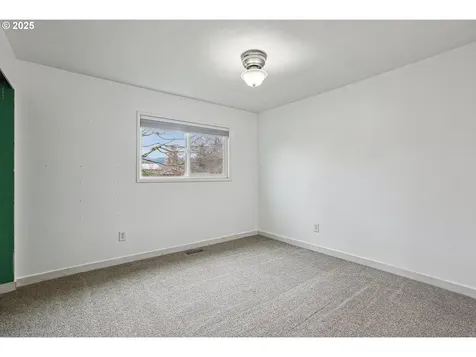 4008 E Aquarius Boulevard Newberg OR 97132