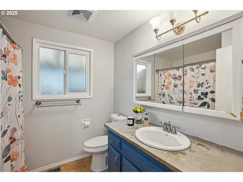 4008 E Aquarius Boulevard Newberg OR 97132