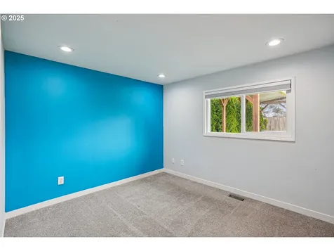 4008 E Aquarius Boulevard Newberg OR 97132