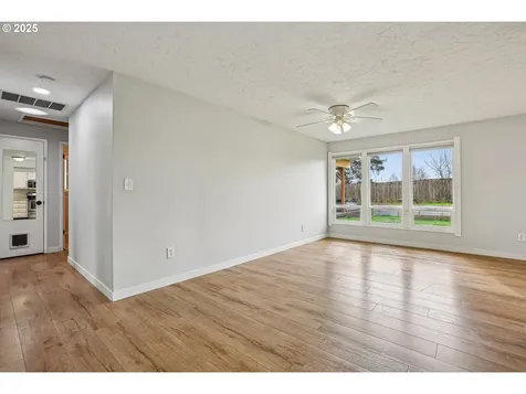 4008 E Aquarius Boulevard Newberg OR 97132