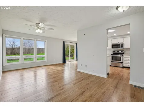 4008 E Aquarius Boulevard Newberg OR 97132