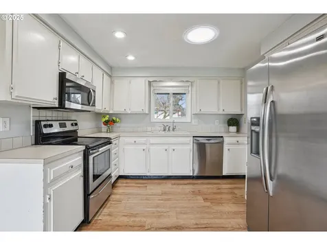 4008 E Aquarius Boulevard Newberg OR 97132