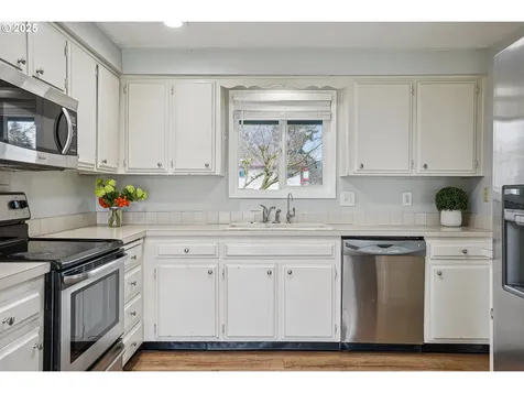 4008 E Aquarius Boulevard Newberg OR 97132