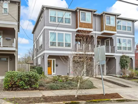 714 SE Spokane Street Portland OR 97202