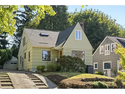 3532 SE Franklin Street Portland OR 97202