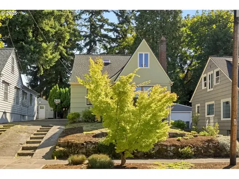 3532 SE Franklin Street Portland OR 97202
