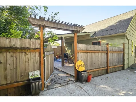 3532 SE Franklin Street Portland OR 97202