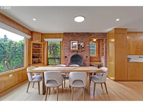 724 NW Albemarle Terrace Portland OR 97210
