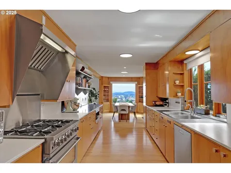 724 NW Albemarle Terrace Portland OR 97210