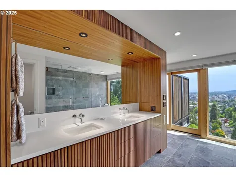 724 NW Albemarle Terrace Portland OR 97210