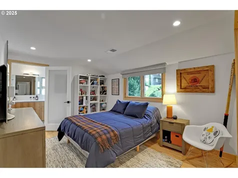 724 NW Albemarle Terrace Portland OR 97210