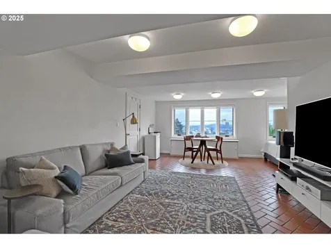 724 NW Albemarle Terrace Portland OR 97210