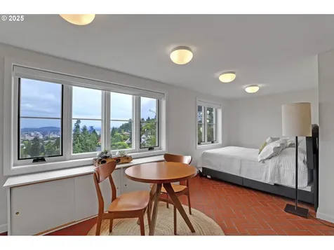 724 NW Albemarle Terrace Portland OR 97210