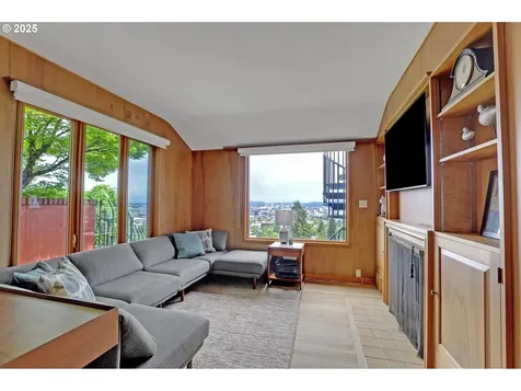 724 NW Albemarle Terrace Portland OR 97210