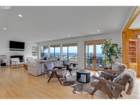724 NW Albemarle Terrace Portland OR 97210