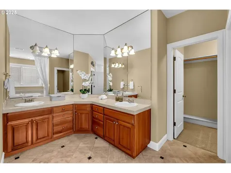 3417 NW Dahlia Drive Camas WA 98607