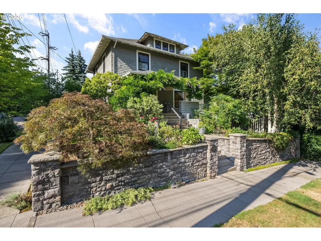 37 S Custer Street Portland OR 97219
