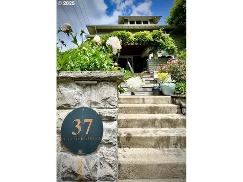 37 S Custer Street Portland OR 97219