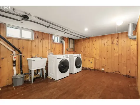 4215 NE 57th Avenue Portland OR 97218